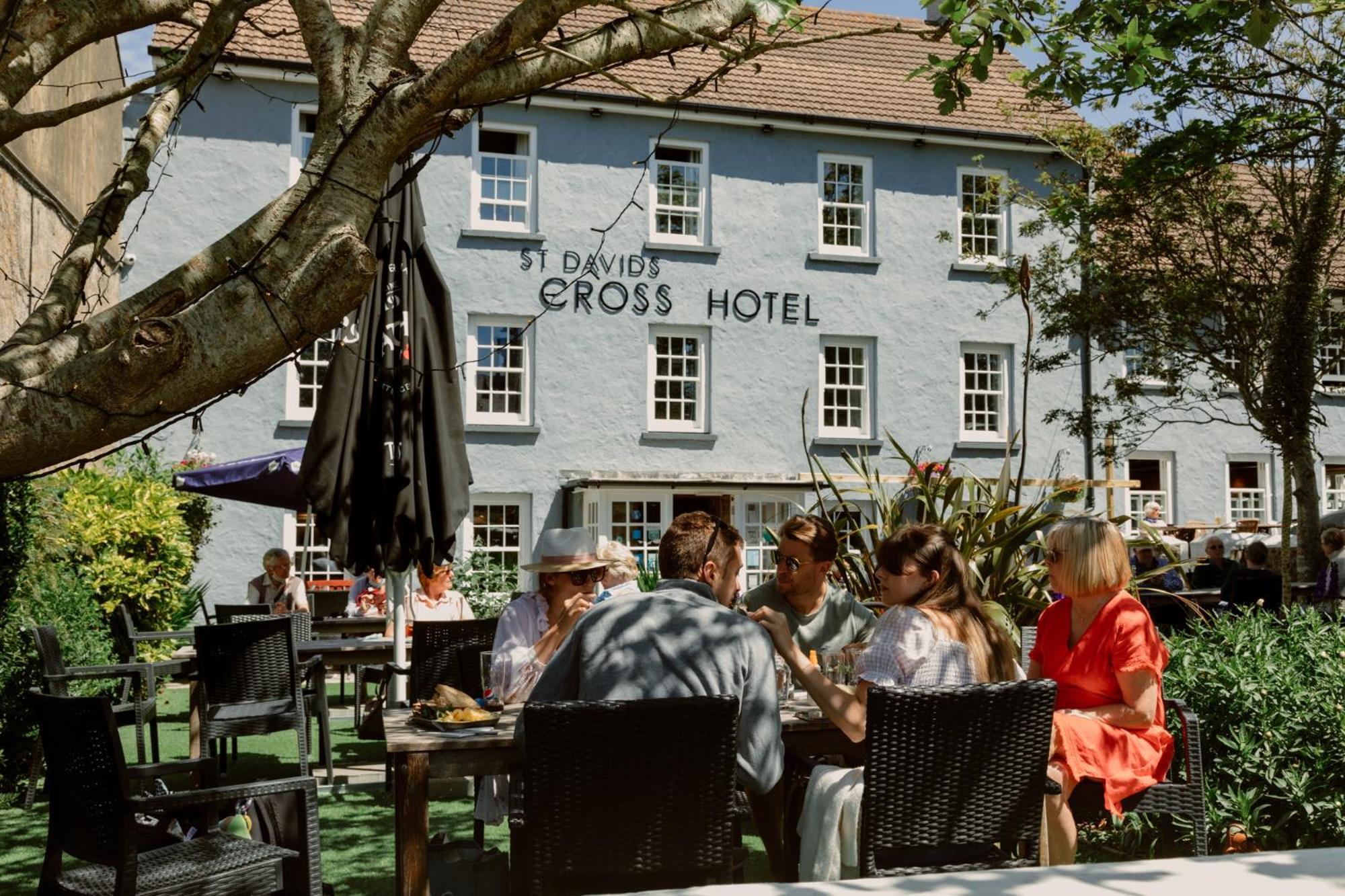 St. Davids Cross Hotel Esterno foto